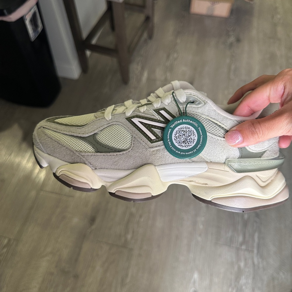 New Balance 9060 OLIVINE 4.5M/6W